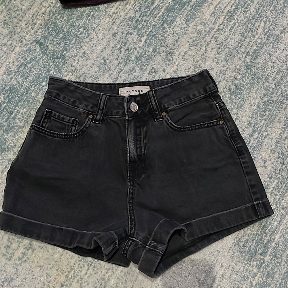 PacSun. Jean Shorts.  “Mom Short” Silver Button